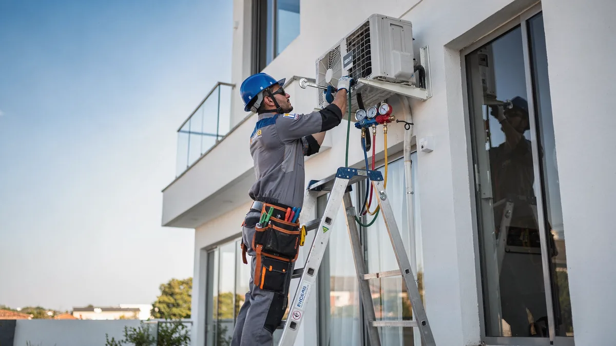 Sueldo de Técnico en Aire Acondicionado 2026: Cuánto Gana en LATAM